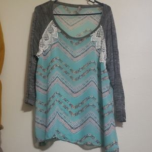 Vanity 2XL Patterned Sheer Top